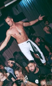 Topless Shows - Feuer Spucker Shows