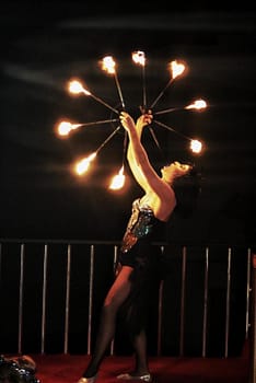 Katys-Stern-Feuershows (1)