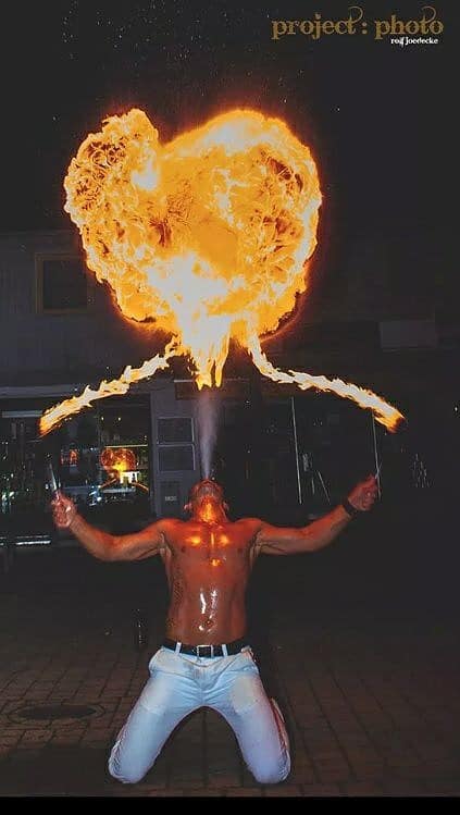 Gogo-Strip-Feuer-Dimi-Nied